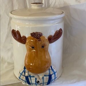 Moose cookie jar by, Harry & David
